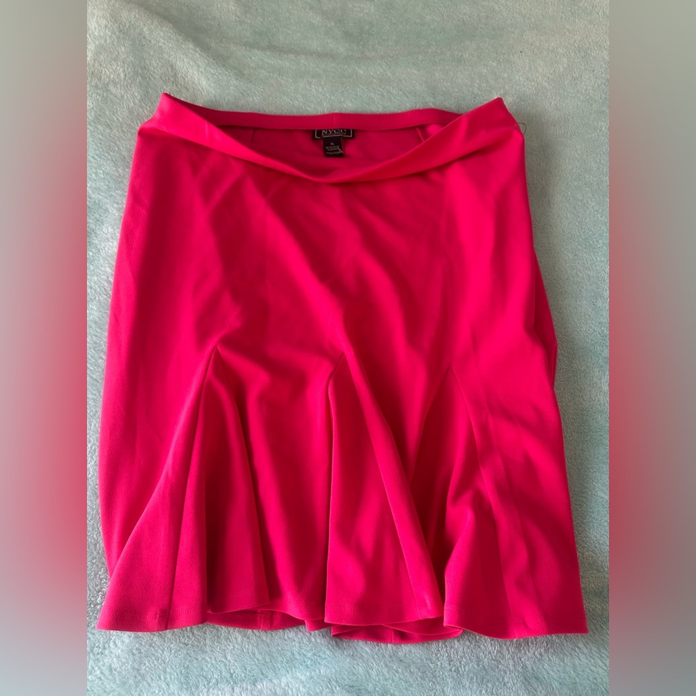 NYCC mid length skirt size XL